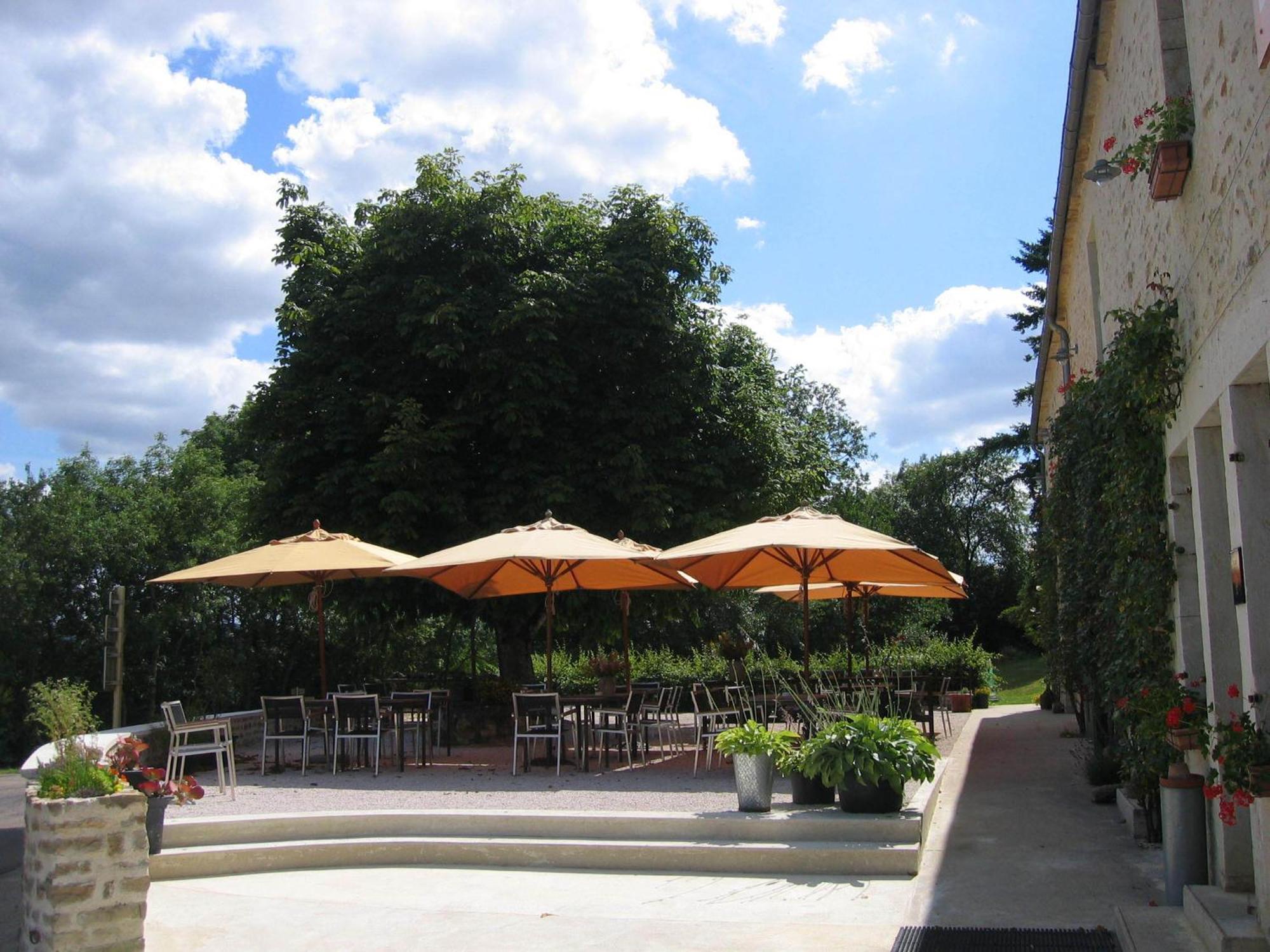 Hotel Restaurant Les Deux Ponts Pierre-Perthuis
